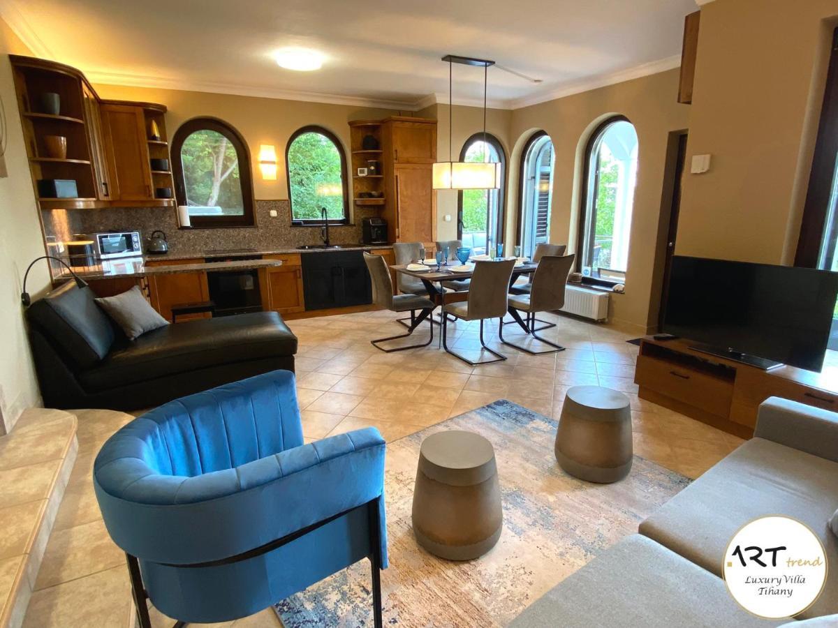 Arttrend Luxury Villa Тихань Екстер'єр фото