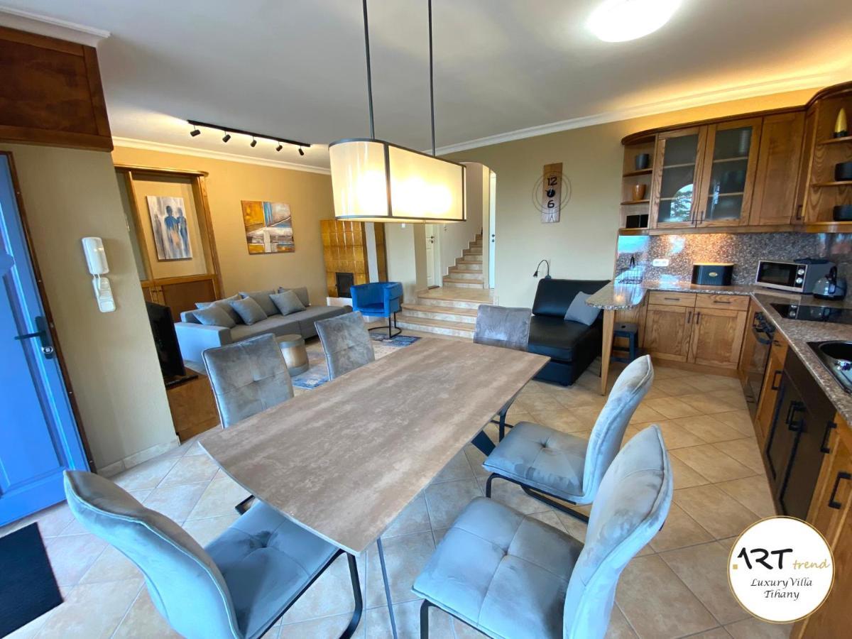 Arttrend Luxury Villa Тихань Екстер'єр фото