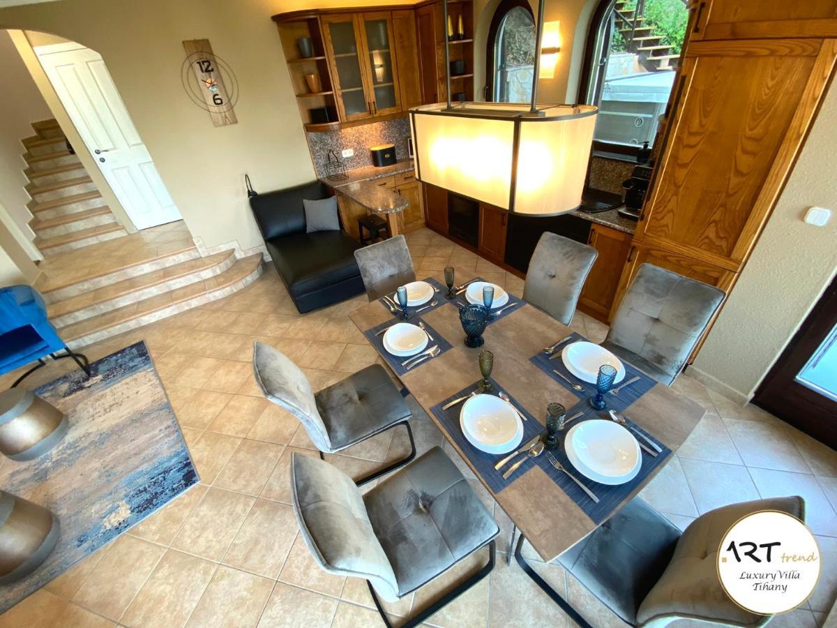 Arttrend Luxury Villa Тихань Екстер'єр фото