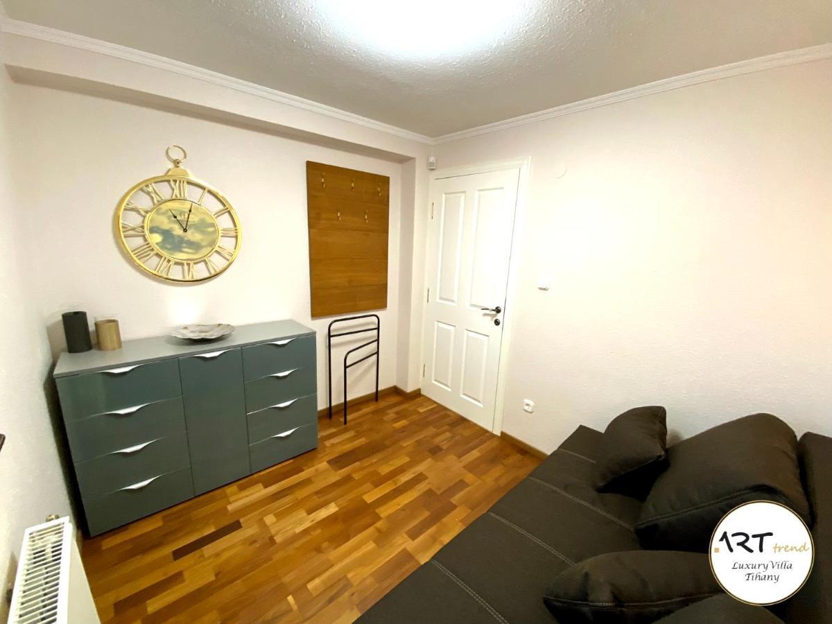 Arttrend Luxury Villa Тихань Екстер'єр фото